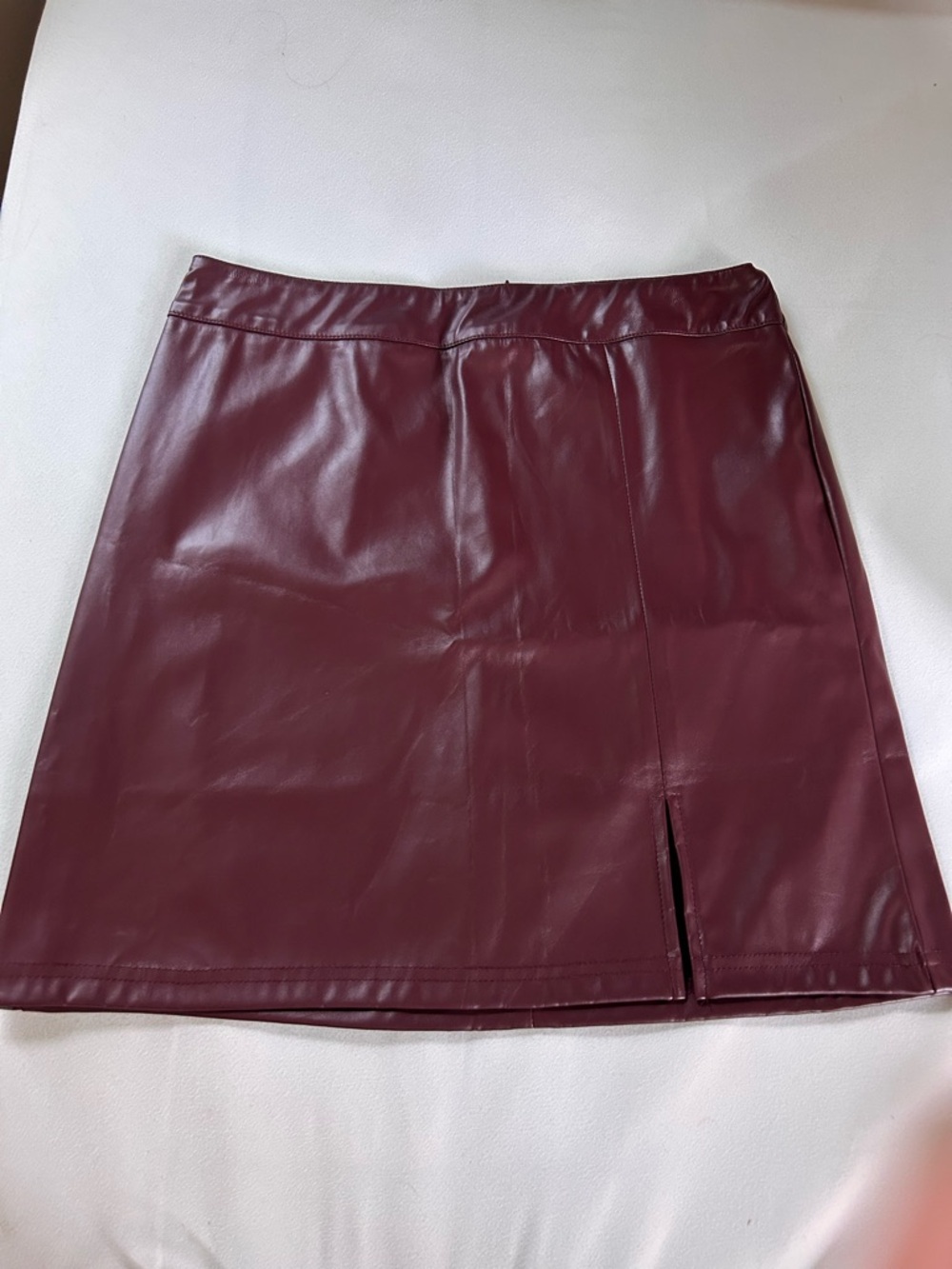 SHEIN Wine Faux Leather Mini Skirt with Front Slit